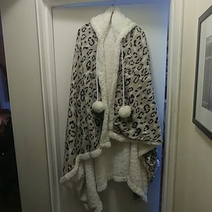 Hooded lounge wrap